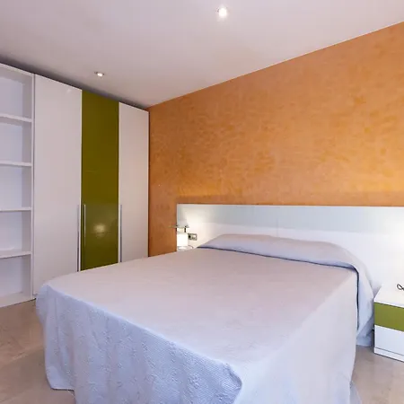 Barcelona Planet Apartment
